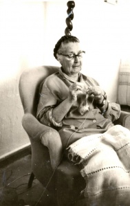 Kaloutsi was never idle, here a few months before her death in 1971.