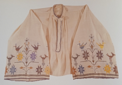 HAndwoven cotton blouse decorated with the tree of life.