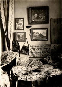 Kaloutsi&#039;s first weavings and paintings exhibition in Athens, 1926.