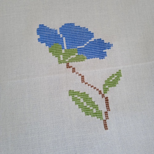 Small size tablecloth with flowers. - Image 5