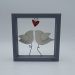 Ξύλινο πλαίσιο με κεραμικά πουλιά και καρδιά
