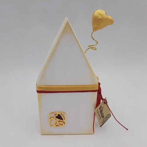 White house with a heart