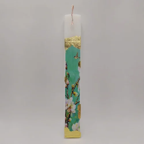 Λαμπάδα με άσπρα λουλούδια