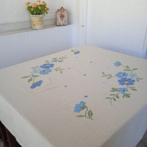 Handmade table cloth. Kaloutsi's designs are still woven in Crete. Handmade table cloth. Kaloutsi's designs are still woven in Crete.