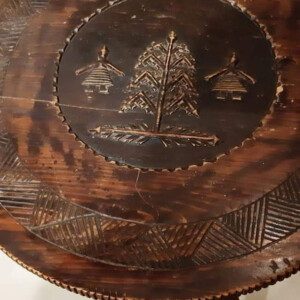 Kaloutsi designed this table using the folk motif in the centre and the preminoan linear decoration at the border. Kaloutsi designed this table using the folk motif in the centre and the preminoan linear decoration at the border.